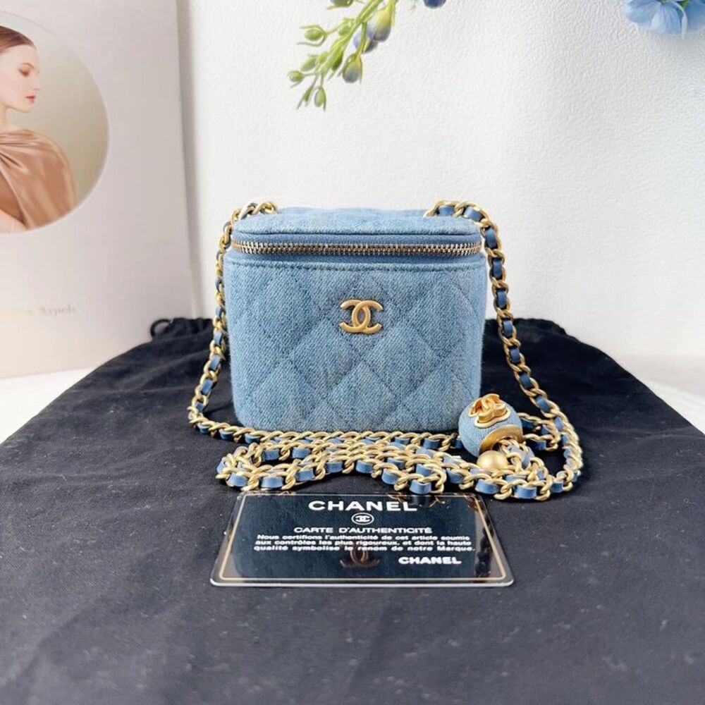 Chanel Women Pre-Loved Bag Very Good Condition